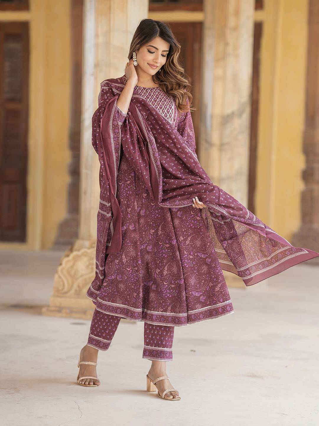 Jaitpuriya Women Mauve Anarkali Kurta Pant Dupatta Set