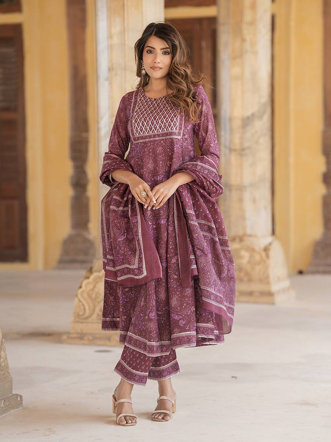 Jaitpuriya Women Mauve Anarkali Kurta Pant Dupatta Set