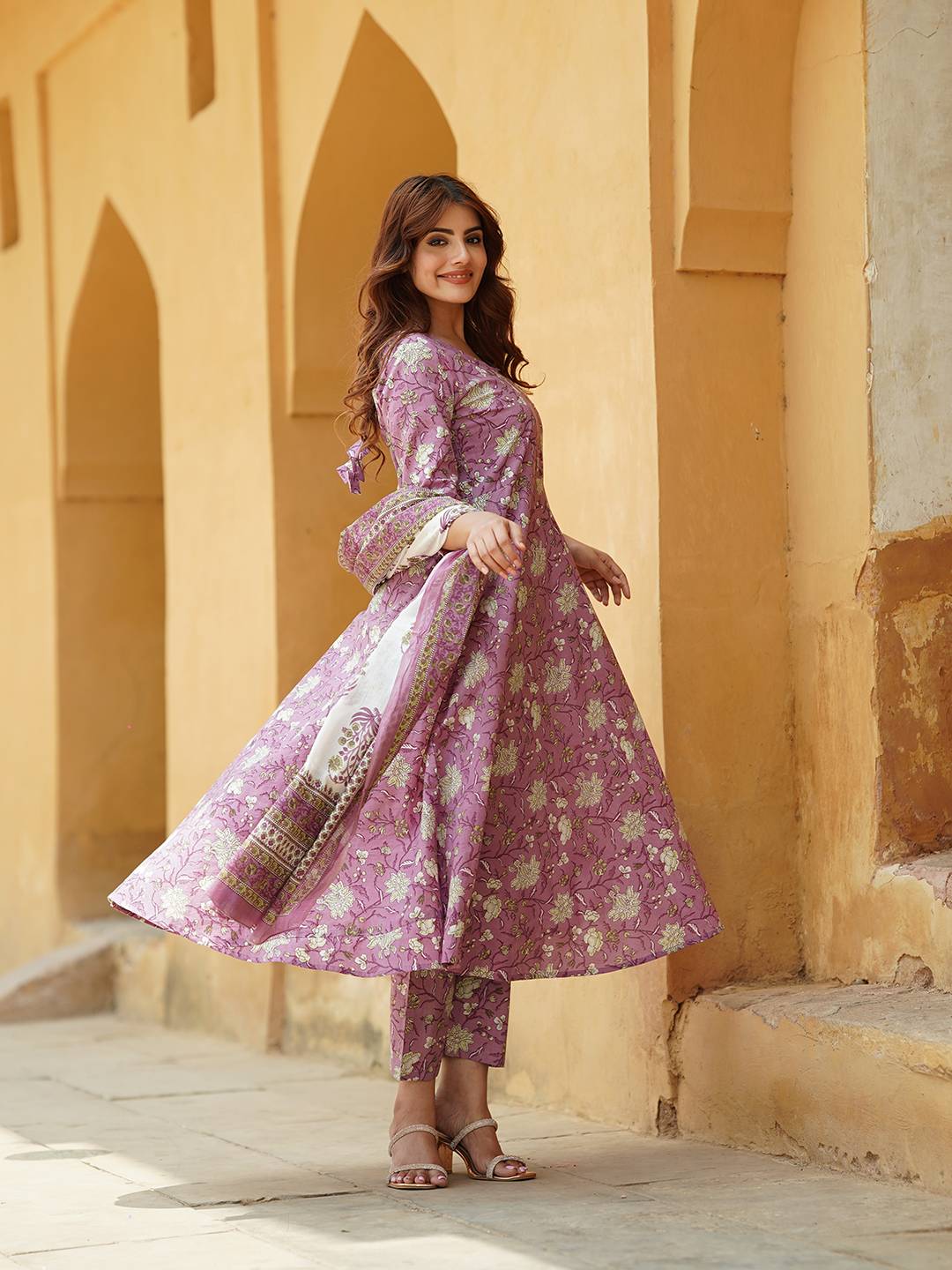 Jaitpuriya Women Mauve Floral Anarkali Kurta Pant Dupatta Set