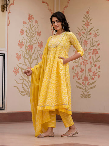 Jaitpuriya Women Yellow Embroidered Anarkali Kurta Bottom And Dupatta