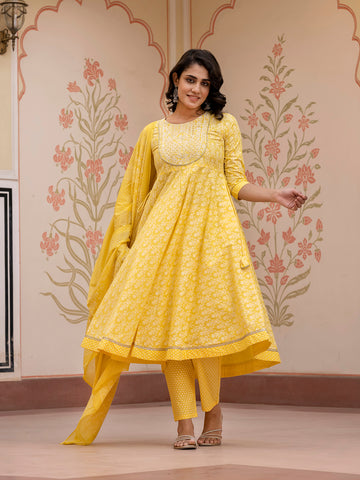 Jaitpuriya Women Yellow Embroidered Anarkali Kurta Bottom And Dupatta