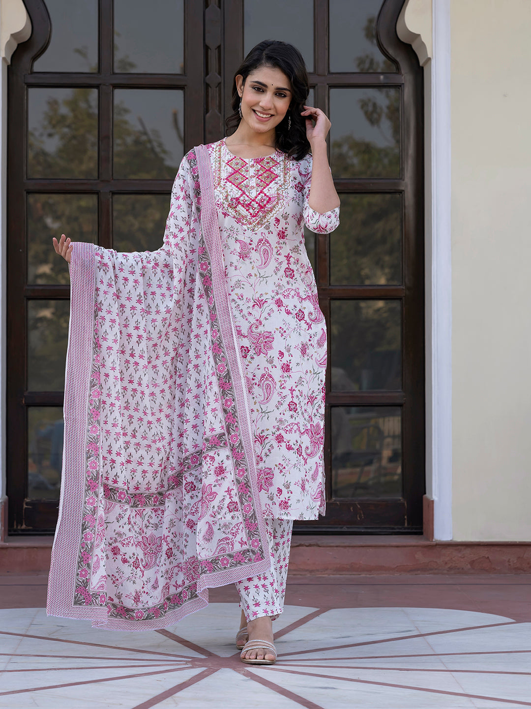 Jaitpuriya Women Pink And White Zari Work Straight Kurta Bottom And Dupatta