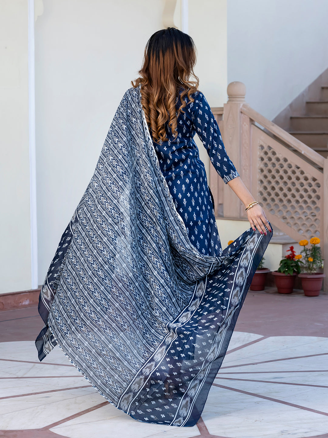 Jaitpuriya Women Navy Blue Floral Print Straight Kurta Set with Dupatta