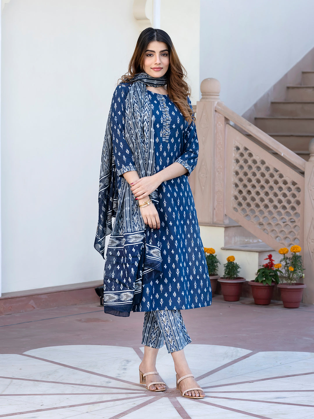 Jaitpuriya Women Navy Blue Floral Print Straight Kurta Set with Dupatta