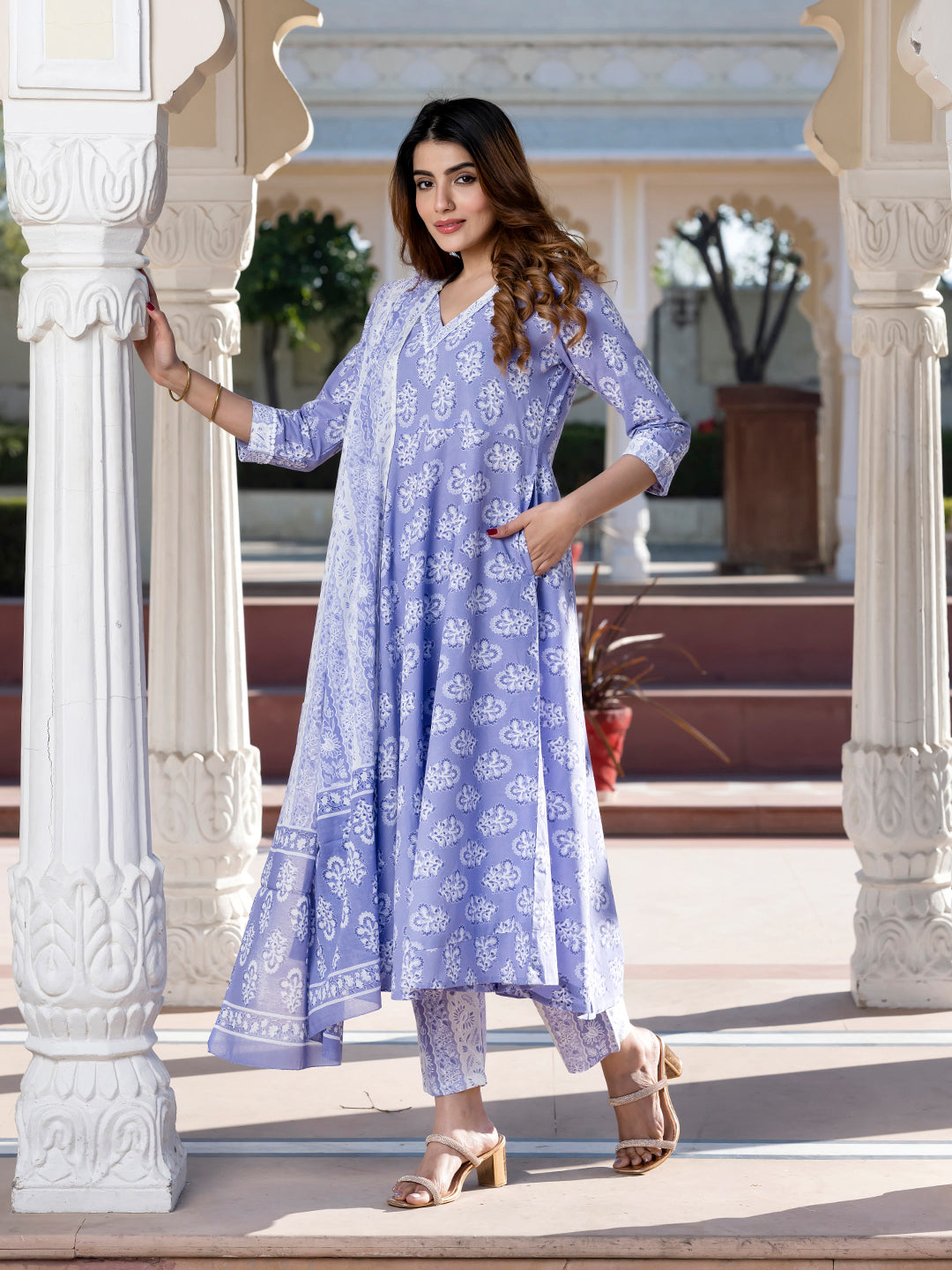 Jaitpuriya Women Blue Floral Print Anarkali Kurta Set with Dupatta