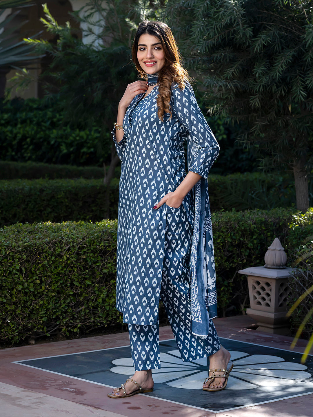 Jaitpuriya Women Grey and White Floral Print Kurta Set with Palazzo and Dupatta