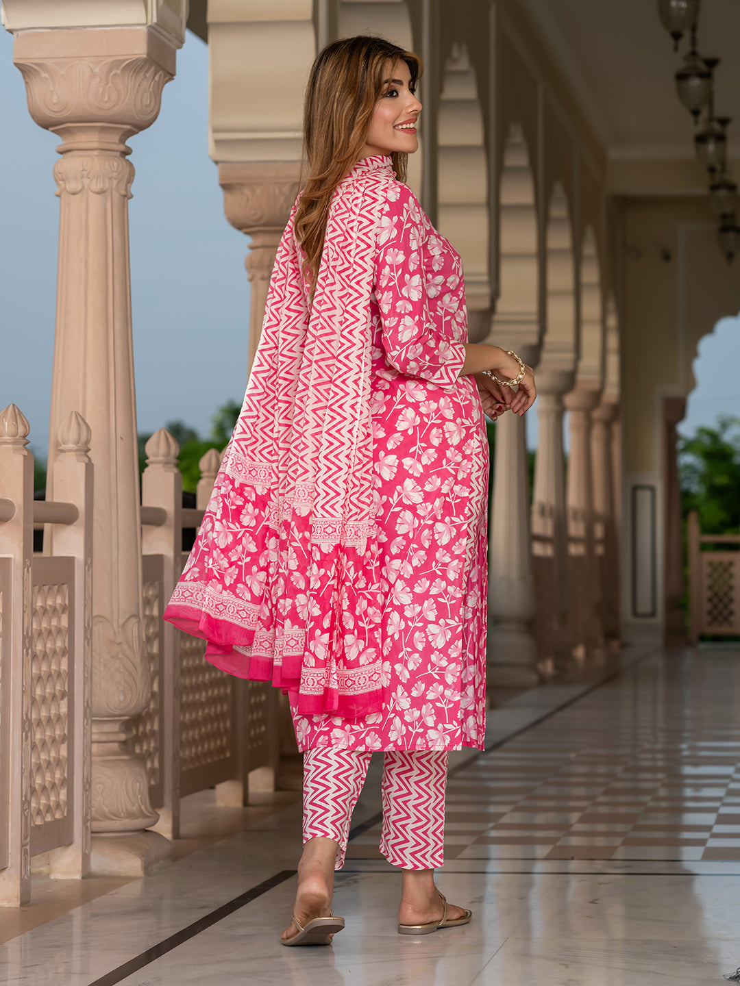 Jaitpuriya Women Pink And White Pure Cotton Straight Kurta Bottom Dupatta set