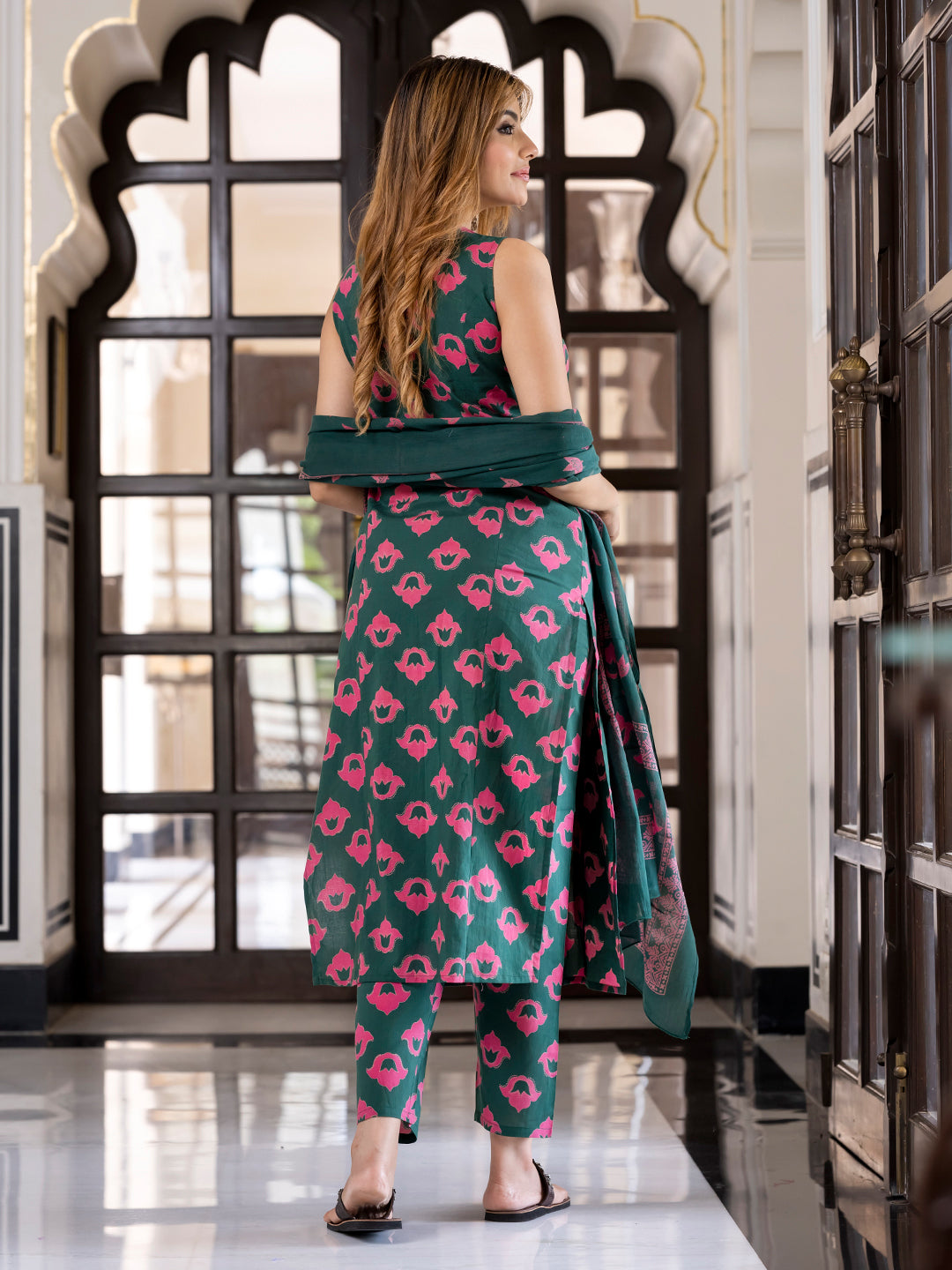 Jaitpuriya Women Dark Green Pure Cotton Straight Kurta Bottom Dupatta set