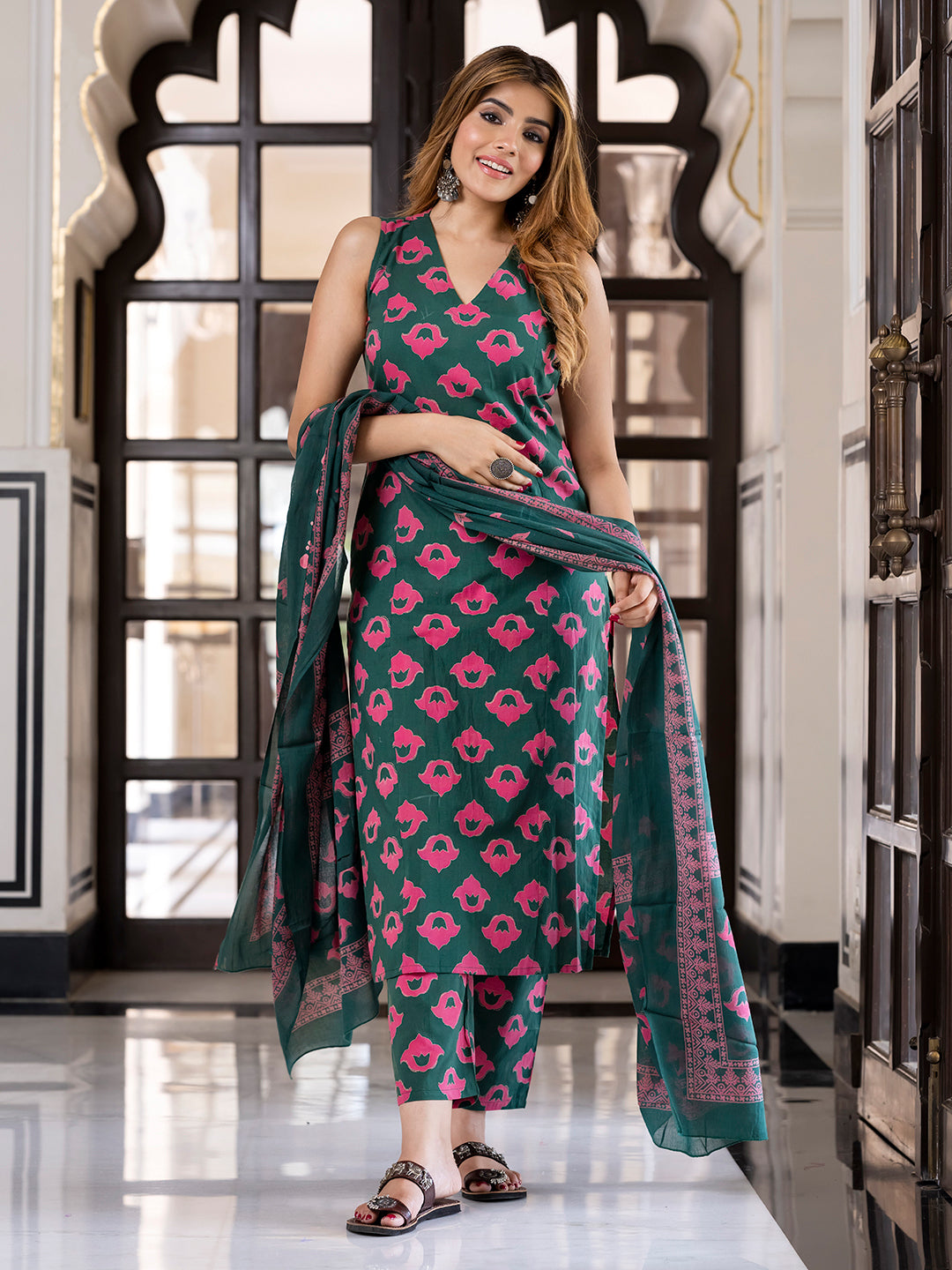 Jaitpuriya Women Dark Green Pure Cotton Straight Kurta Bottom Dupatta set
