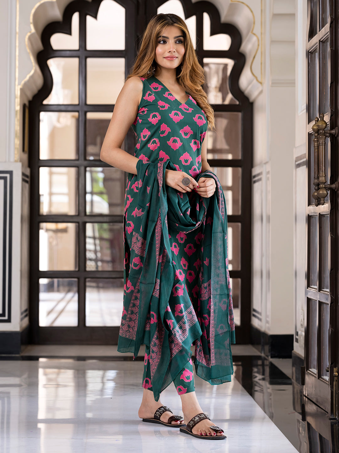 Jaitpuriya Women Dark Green Pure Cotton Straight Kurta Bottom Dupatta set