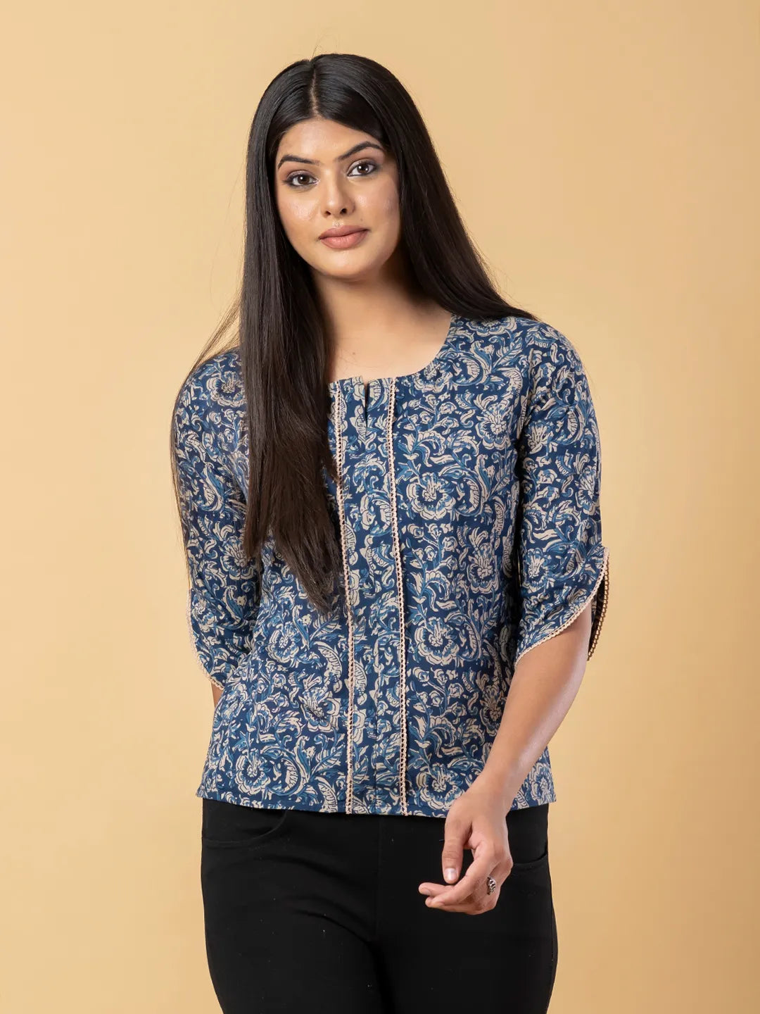 Jaitpuriya Women Blue And Beage Cotton Ragular Top