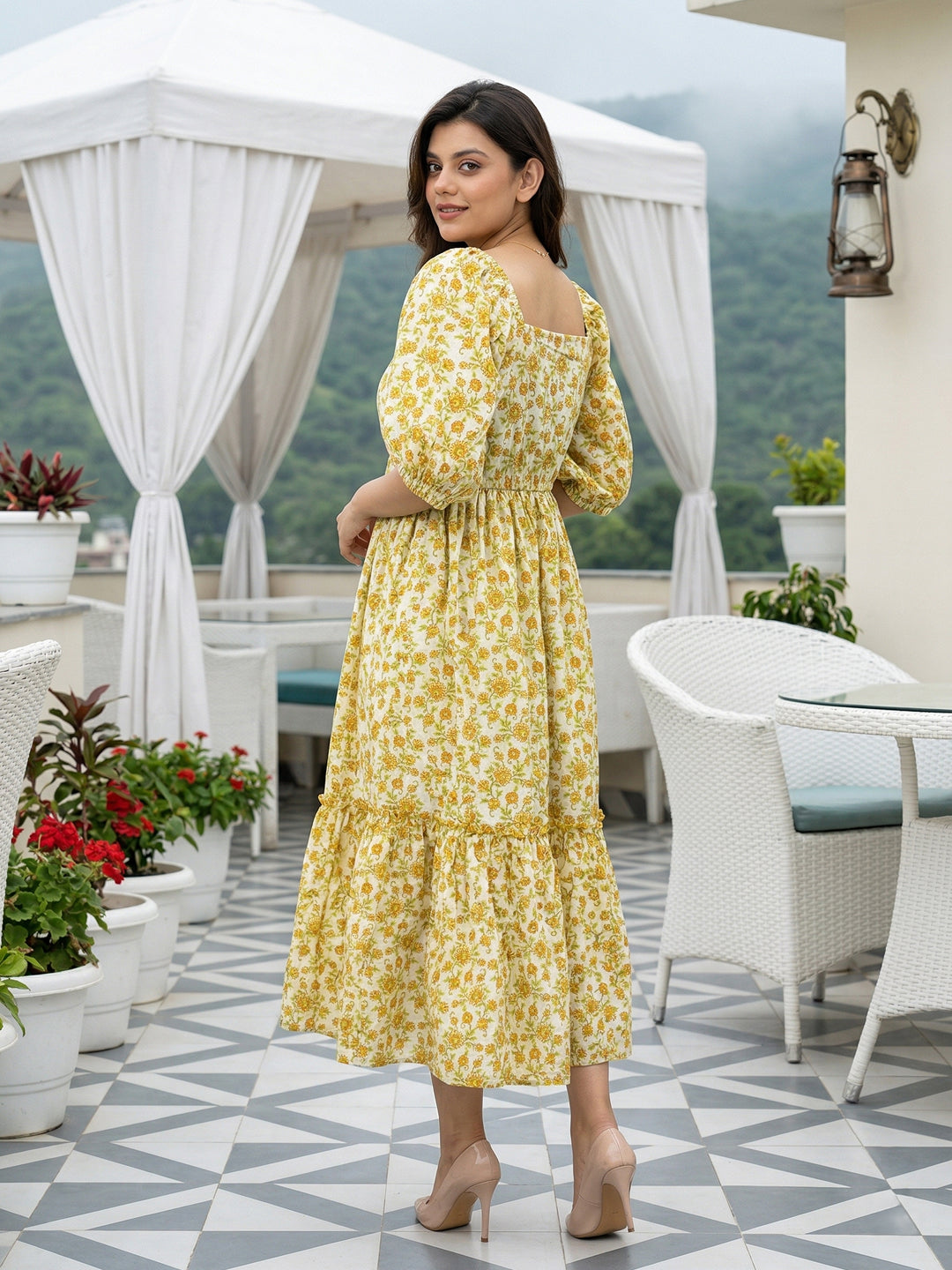 Jaitpuriya Yellow And White Pure Cotton Fit & flare Gathered or Pleated Tierd Dresses