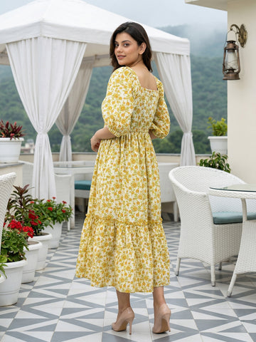 Jaitpuriya Yellow And White Pure Cotton Fit & flare Gathered or Pleated Tierd Dresses