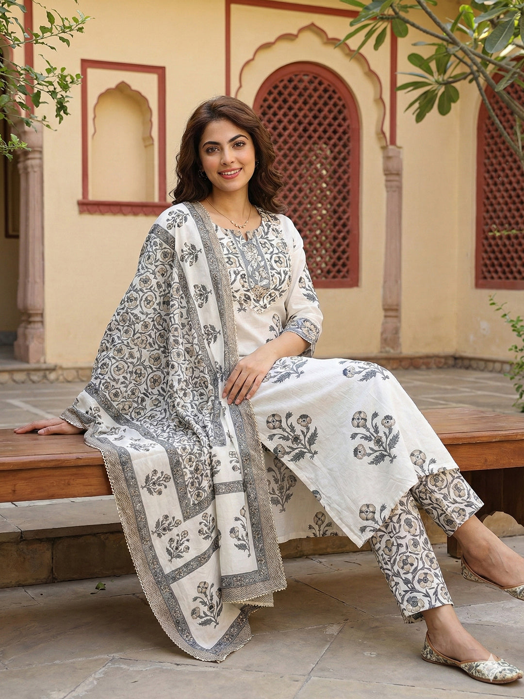 Jaitpuriya Grey And Off White Pure Cotton Straight Regular Kurta Set