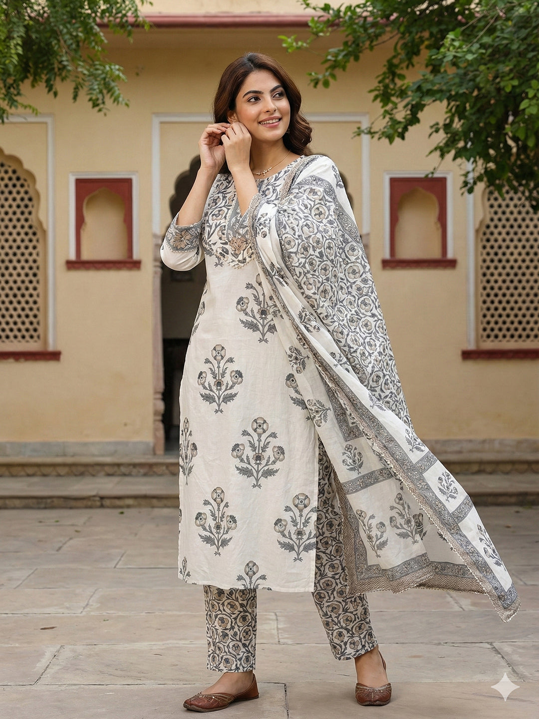 Jaitpuriya Grey And Off White Pure Cotton Straight Regular Kurta Set