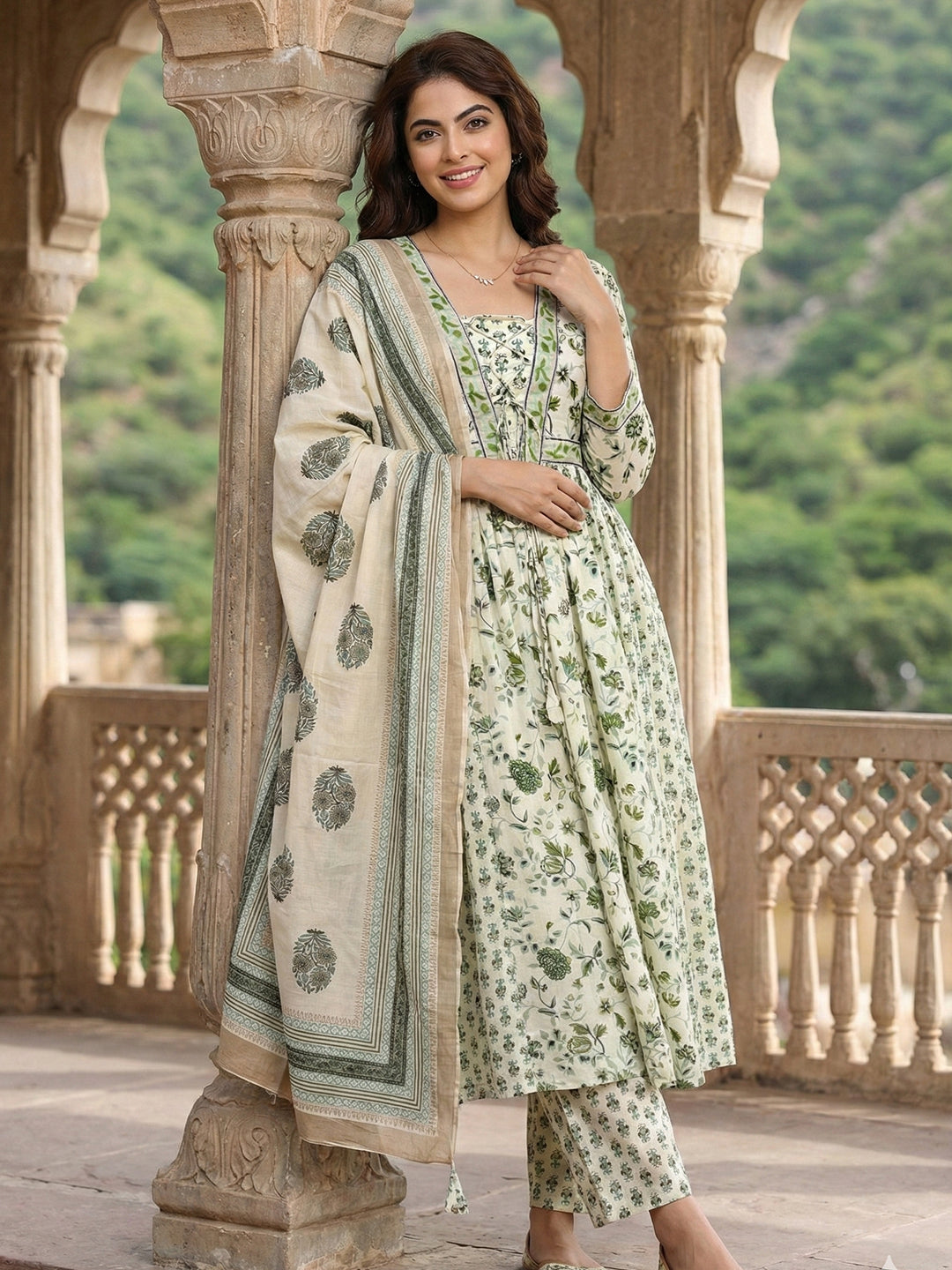 Jaitpuriya Green And White Pure Cotton Anarkali Pleated Kurta Set