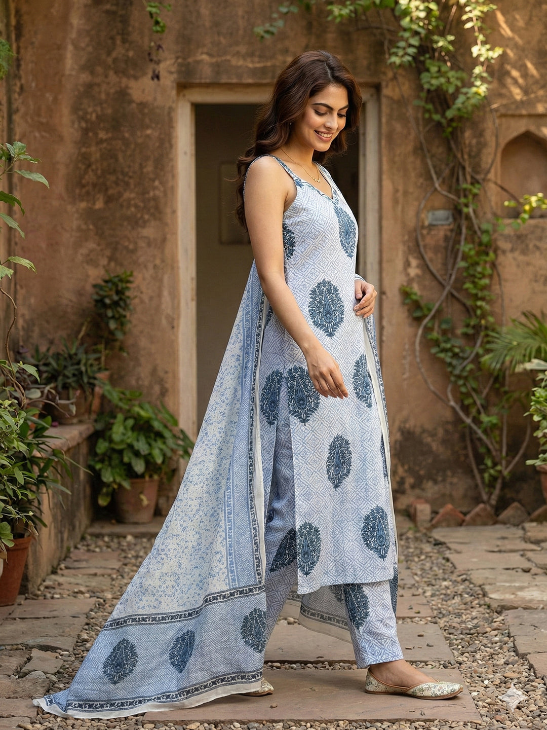Jaitpuriya Blue And White Pure Cotton Straight Strap Kurta Set